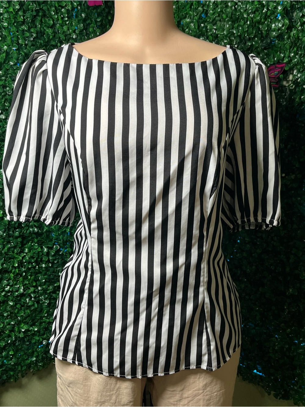 SHEIN Black & White Vertical Stripe Puff-Sleeve Blouse